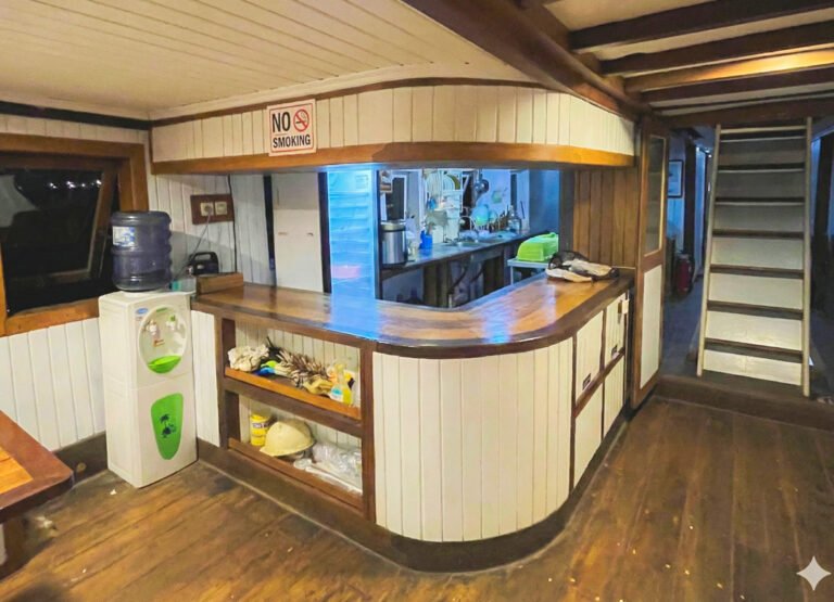 Kompass Komodo Menami Deluxe