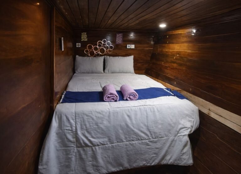 kompass Komodo, Komodo Trip From Lombok, komodo trip, komodo tour, komodo island tour, komodo island tour from lombok, komodo boat trip from lombok, komodo tour from lombok, lombok to komodo tour, lombok to komodo boat trip