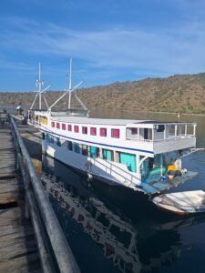Standard Komodo Boat