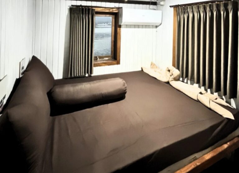 Kompass Komodo Standard Cabin Deluxe boat