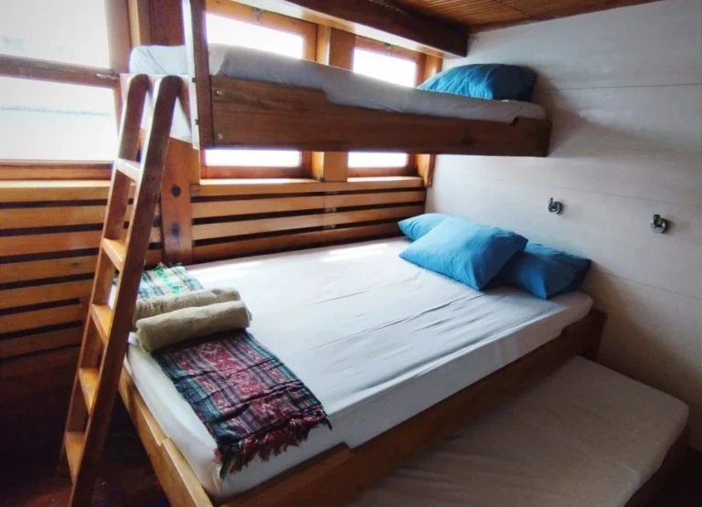 kompass Komodo, Komodo Trip From Lombok, komodo trip, komodo tour, komodo island tour, komodo island tour from lombok, komodo boat trip from lombok, komodo tour from lombok, lombok to komodo tour, lombok to komodo boat trip