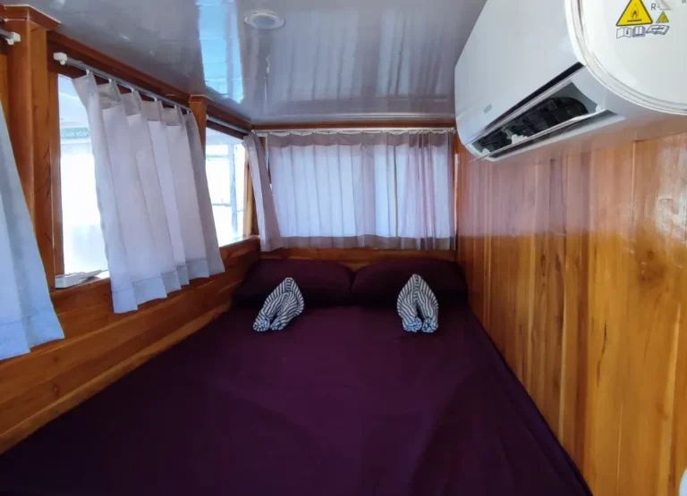 PRIVATE CABIN